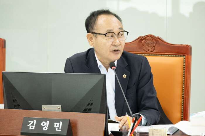 경기도의회 건설교통위원회 김영민 의원...