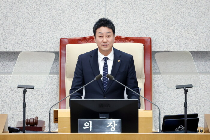 김진경 경기도의회 의장 "의정의 연속...