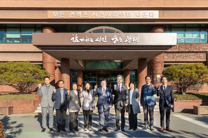 [로컬라이프] 광명시청에 새긴 한 문...